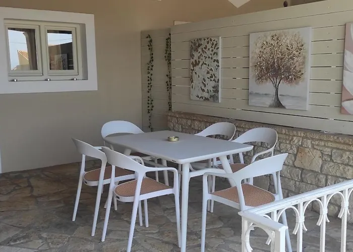 Imerolia House *